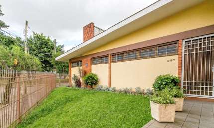 Casa para venda  no Bairro São Sebastião em Porto Alegre