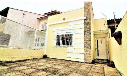 Casa 2 dormitórios sendo 1 suite, 2 vagas em aberta dos morros