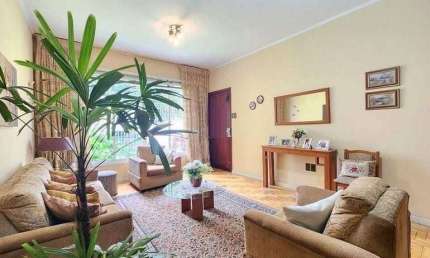Casa para venda  no Bairro Vila Ipiranga em Porto Alegre