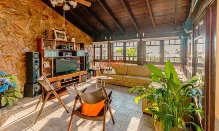 Casa Comercial para venda  no Bairro Nonoai em Porto Alegre