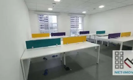 Conjunto comercial (260m²), 3 banheiros, 6 vagas, terraço. a 200 metros do shopping morumbi