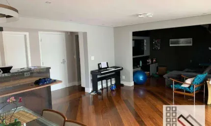 Apartamento 3 Dormitórios (150m²), 3 suítes, Terraço gourmet, Reformado, 2 Vagas.