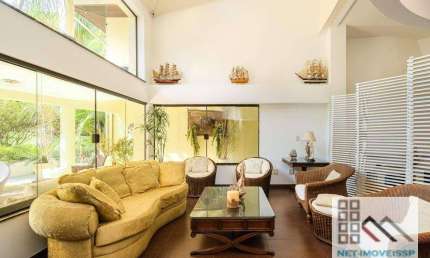 Casa em condomínio 5 dormitórios (700m²), 5 Suítes, 5 Vagas, Varanda, Quintal charmoso. Uma pérola no Brooklin