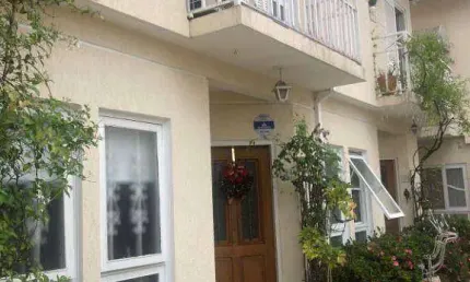 Casa em Condomínio 3 dormitórios (145m²), 1 Suíte, Reformada, 2 Vagas. Próximo da Praça Diogo do Amaral