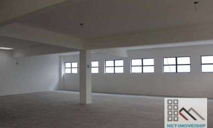 GALPÃO (2.750m²), 6 BANHEIROS, 3 VAGAS. A 900 METROS DA ESTAÇÃO DA LAPA