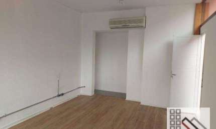 Conjunto Comercial na Cobertura (114m²), 2 Banheiros, 2 Vagas. Ao lado da estação do metrô Fradique Coutinho