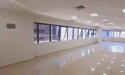 Conjunto Comercial (319,10m²), 4 Banheiros, 5 Vagas.  Próximo da estação Berrini da CPTM