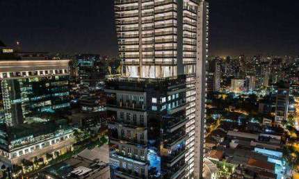 Apto 1 dormitório (57m²), 1 Suíte, Varanda, Decorado e mobiliado, 1 Vaga. Na Juscelino e ao lado Shopping JK