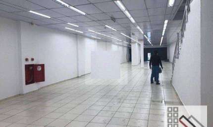 LOJA COM 2 PISOS DE VÃO LIVRE (1.165m²), 4 BANHEIROS, REFORMADA. NO CENTRO DA LAPA