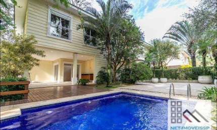 Casa de Alto Padrão em Condomínio de 4 Dormitórios (710,04m²), 4 Suítes, 5 Vagas. Bairro nobre da zona Sul