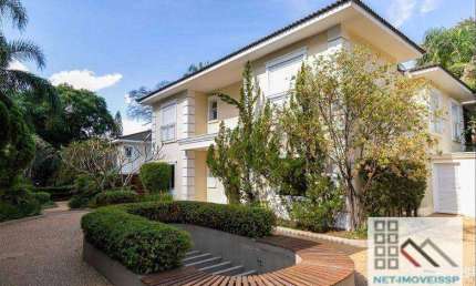 Casa de Alto Padrão em Condomínio de 4 Dormitórios (813,90m²), 4 Suítes, 5 Vagas. Bairro nobre da zona Sul