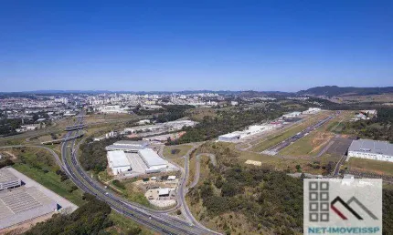 Galpão comercial/industrial (1.331,02m²), 4 banheiros, 8 vagas. no aeroporto do jundiaí