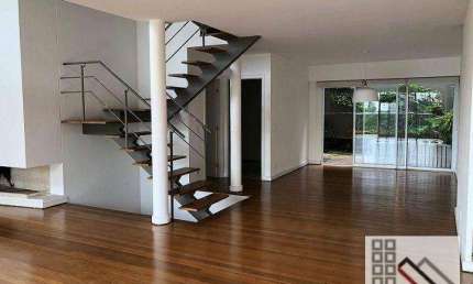 Casa em Condomínio 3 Dormitórios (345m²), 3 suítes, Varanda com piscina, 3 vagas. A exclusividade de morar no Real Parque
