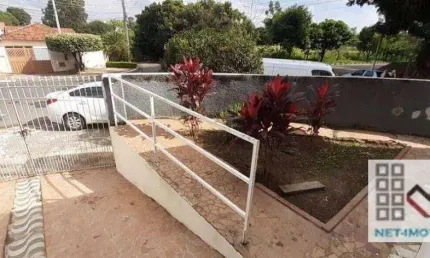 Casa térrea 3 dormitórios (171m²), 2 Banheiros, 1 Edícula, Quintal, 1 Vaga. No bairro do João Aranha