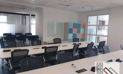 Conjunto Comercial (160m²), 3 Banheiros, 4 Vagas, Terraço. A 200 metros do Shopping Morumbi