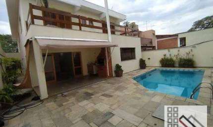 Casa em Condomínio 4 Dormitórios (355m²), 2 Suítes, Varanda, 4 Vagas. Alto Padrão e Localização Privilegiada