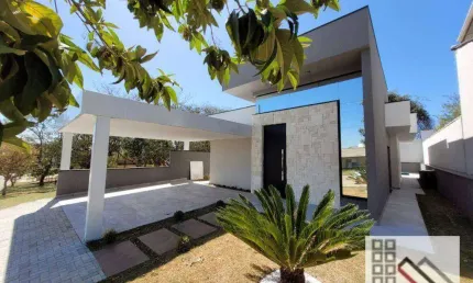 Casa Térrea 3 Dormitórios (183m²), 3 Suítes, Quintal, 2 Vagas. Venha morar numa das regiões mais desejadas e charmosa
