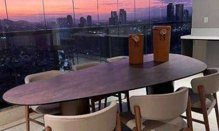 APARTAMENTO 4 DORMITÓRIOS (344m²), 4 SUÍTES, DECORADO E MOBILIADO, VARANDA, 4 VAGAS. NO CENTRO DE ALPHAVILLE