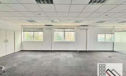 CONJUNTO COMERCIAL (135m²), 3 BANHEIROS, 5 VAGAS. A POUCOS METROS DA AVENIDA PAULISTA
