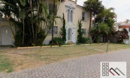 Casa comercial (237m²), 6 banheiros, 7 vagas. no coração do jardim paulista
