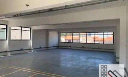GALPÃO COMERCIAL NOVO (371m²), 2 BANHEIROS, 3 PAVIMENTOS, 4 VAGAS.