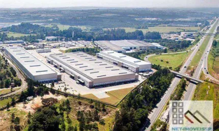 GALPÃO LOGÍSTICO (3.570,43m²), 32 VAGAS. LOCALIZAÇÃO ESTRATÉGICA, AO LADO DA RODOVIA SANTOS DUMONT