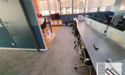 LAJE COMERCIAL (300m²), 6 BANHEIROS, 7 VAGAS, TOTALMENTE MOBILIADO