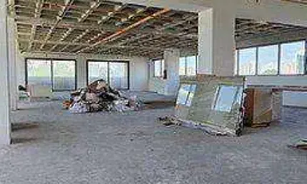 CONJUNTO COMERCIAL (316,4m²), 2 BANHEIROS, 9 VAGAS. AO LADO DA PONTE LAGUNA