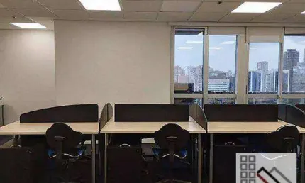 CONJUNTO COMERCIAL (115m²), 2 BANHEIROS, MOBILIADO, TERRAÇO, 2 VAGAS. AO LADO DO SHOPPING MORUMBI