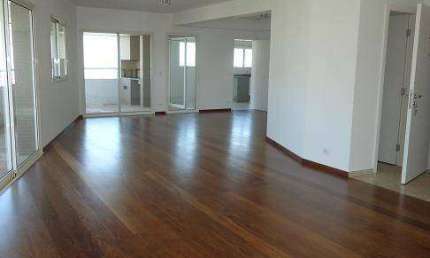 APARTAMENTO 4 DORMS (265m²), 1 SUÍTE, TERRAÇO, 4 VAGAS. LINDA VISTA PANORÂMICA PARA O PARQUE DO IBIRAPUERA