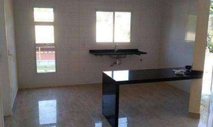 Casa em Condomínio 3 Dormitórios (135m²), 1 Suite, 3 Vagas, Mobiliada. Condomínio estilo Village, ar puro e tranquilidade