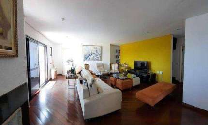 COBERTURA 4 DORMITÓRIOS (260m²), 2 SUITES, 4 VAGAS, TERRAÇO, SEMI MOBILIADO. NO CENTRO DE ALPHAVILLE
