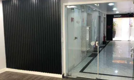 Conjunto comercial (210m²), 2 banheiros, 2 vagas. próximo da estação do metrô faria lima