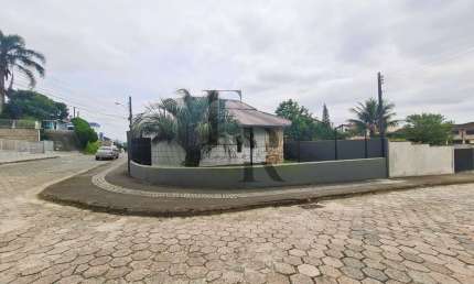 Casa com 3 quartos à venda na RUA Juruti, 1, Costa e Silva, Joinville por R$ 995.000