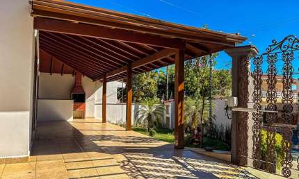 Casa para Locação em Indaiatuba, Vila Suíça, 3 dormitórios, 1 suíte, 2 banheiros, 2 vagas