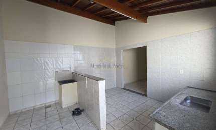 Casa para Locação em Indaiatuba, Centro, 1 dormitório, 1 banheiro, 1 vaga