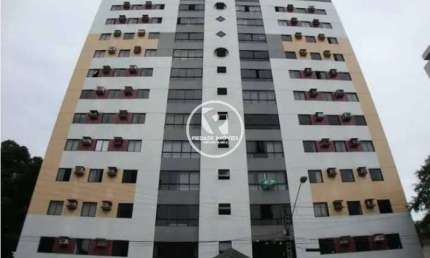 Excelente apartamento para vender no coração do Espinheiro.