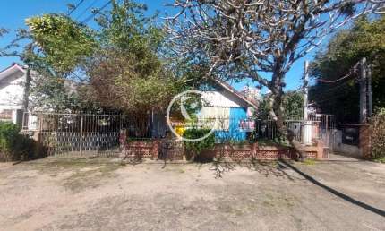 Casa Para Vender com 540m³ de terreno no bairro Tristeza em Porto Alegre