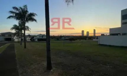 **EXCELENTE LOTE DE ESQUINA NO CONDOMÍNIO ALPHAVILLE**