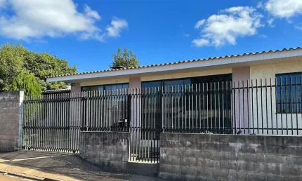 Casa para Venda em Guarapuava, Palmeirinha, 4 dormitórios, 2 banheiros, 1 vaga