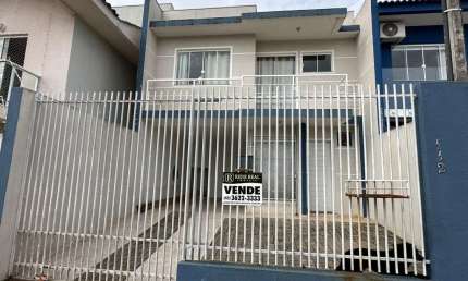 Sobrado para Venda em Guarapuava, Boqueirão, 3 dormitórios, 1 suíte, 1 banheiro, 2 vagas