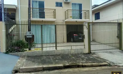 Sobrado para Venda em Guarapuava, Dos Estados, 3 dormitórios, 1 suíte, 2 banheiros, 3 vagas