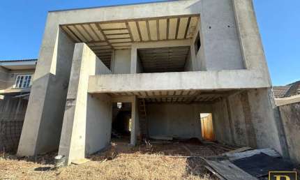 Sobrado para Venda em Guarapuava, Trianon, 4 dormitórios, 4 suítes, 2 vagas