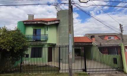 Sobrado para Venda em Guarapuava, Santa Cruz, 4 dormitórios, 1 suíte