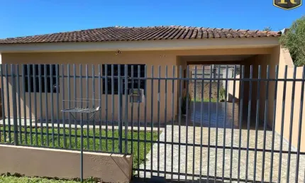 Casa para Venda em Guarapuava, Santa Cruz, 3 dormitórios, 1 suíte, 1 banheiro, 2 vagas