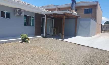 Casa para Venda em Guarapuava, Cascavel, 3 dormitórios, 1 suíte, 2 banheiros, 2 vagas