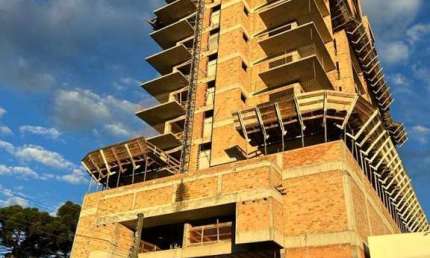 Apartamento para Venda em Guarapuava, Trianon, 3 dormitórios, 1 suíte, 2 banheiros, 2 vagas