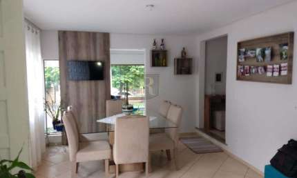 Casa para Venda em Guarapuava, Vila Bela, 3 dormitórios, 1 suíte, 1 banheiro, 2 vagas