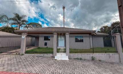 Casa para Venda em Guarapuava, Boqueirão, 3 dormitórios, 1 suíte, 2 vagas