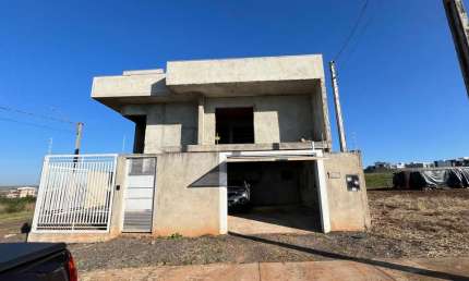 Sobrado para Venda em Guarapuava, Alto Cascavel, 3 dormitórios, 3 suítes, 2 vagas